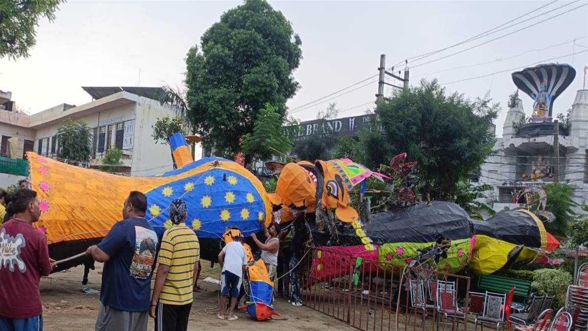a storm arrived before ram at dussehra in punjab bending the neck of ravanas effigy and breaking that of meghnads