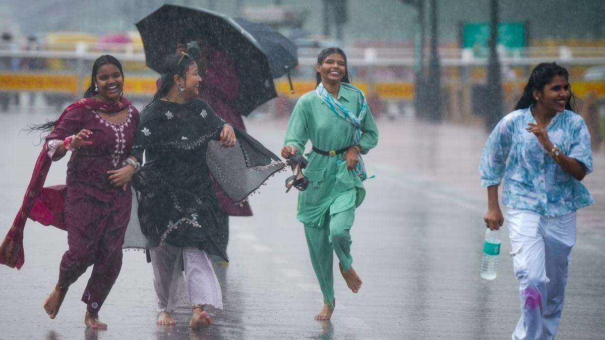 ncr delhi weather update forecast rain expected on dussehra