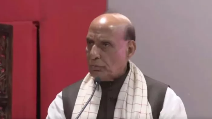 रक्षा मंत्री राजनाथ सिंह ने फिर दी पाकिस्तान को चेतावनी।
