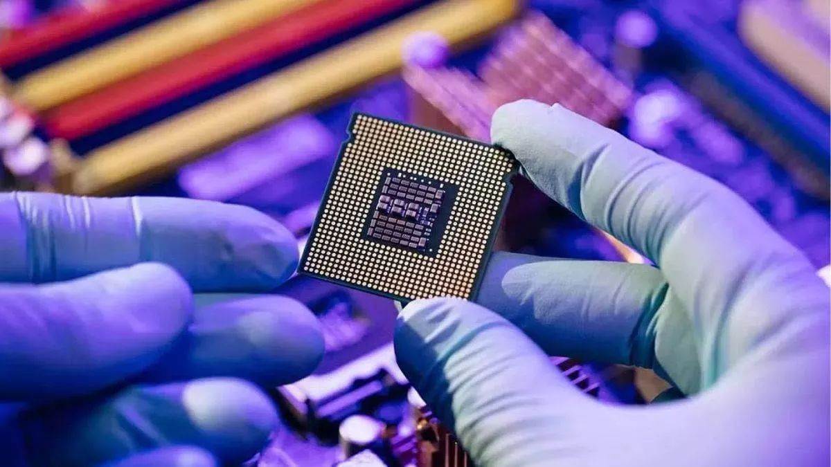 indias electronics component manufacturing boom 1 lakh crore investment expected