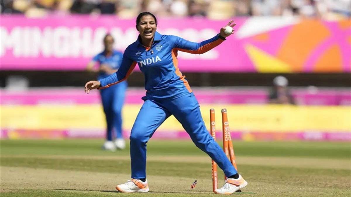 ind w vs sl w dehraduns sneha rana shines in india vs sri lanka world cup match