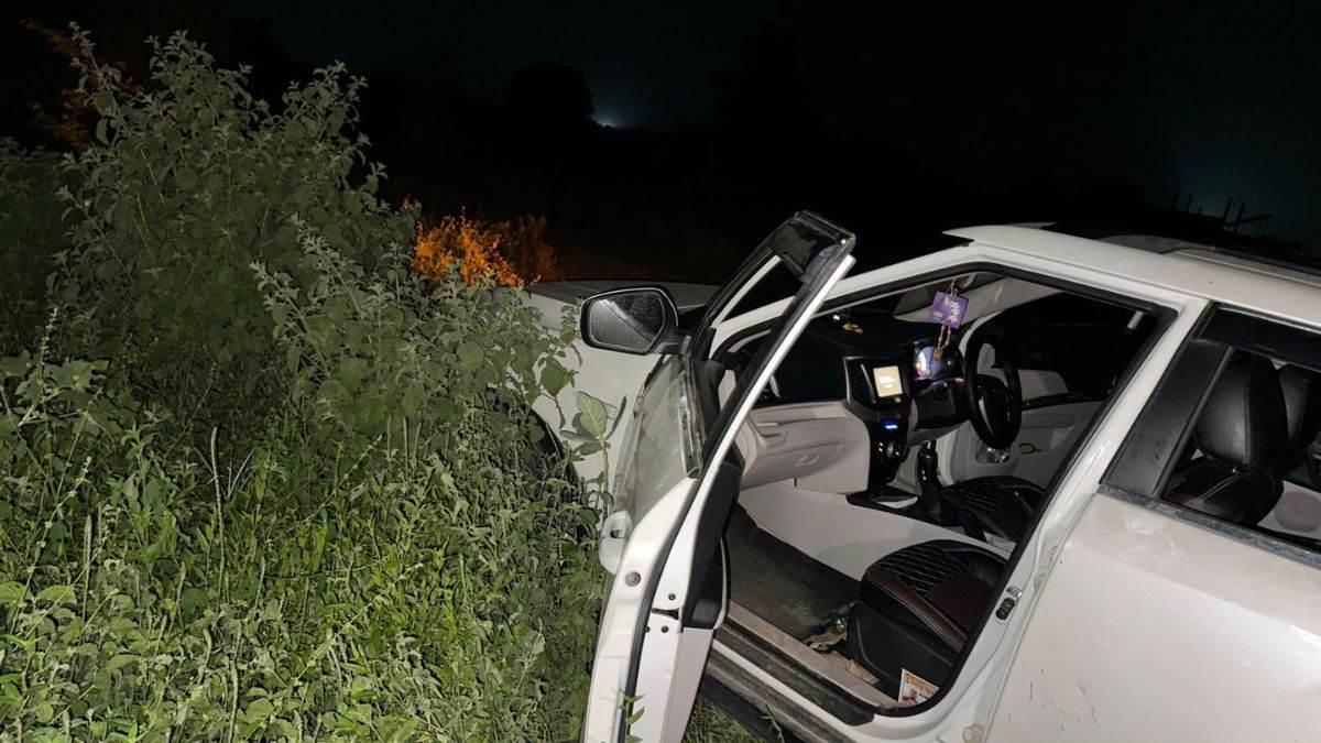 shooting three injured two arrested after police encounter in sultanpur