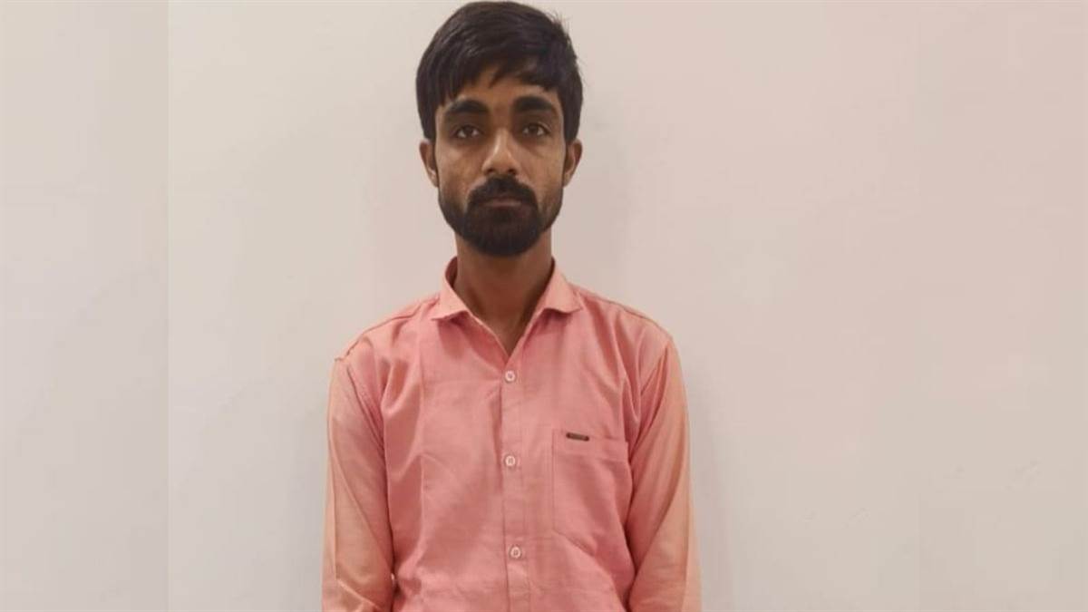 notorious thief arrested with stolen thar from delhi