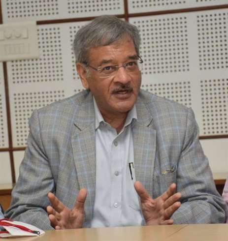 cornel singh said political pressure should be reduced to make the police powerful