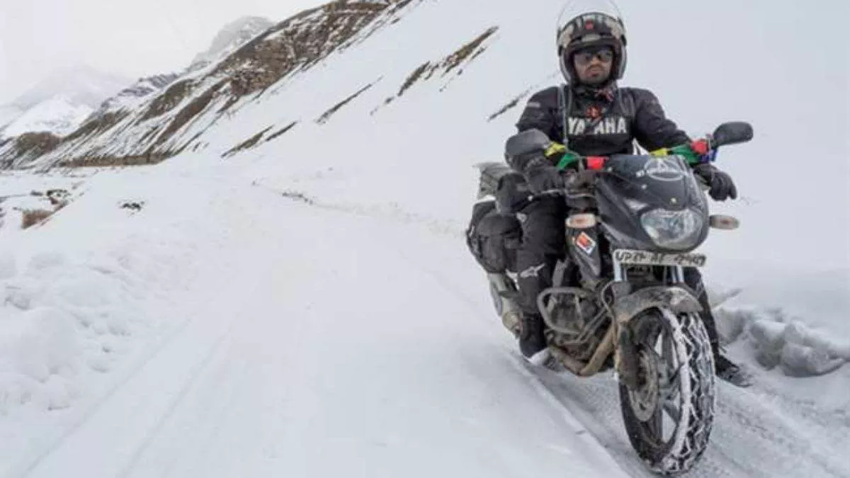 Winter online bike riding