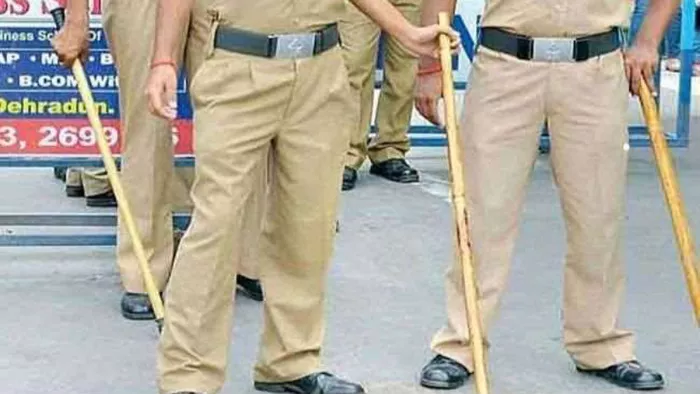 Dehradun Crime : नेहरू कालोनी पुलिस ने आरोपितों को कोर्ट में पेश कर जेल भेज दिया है।