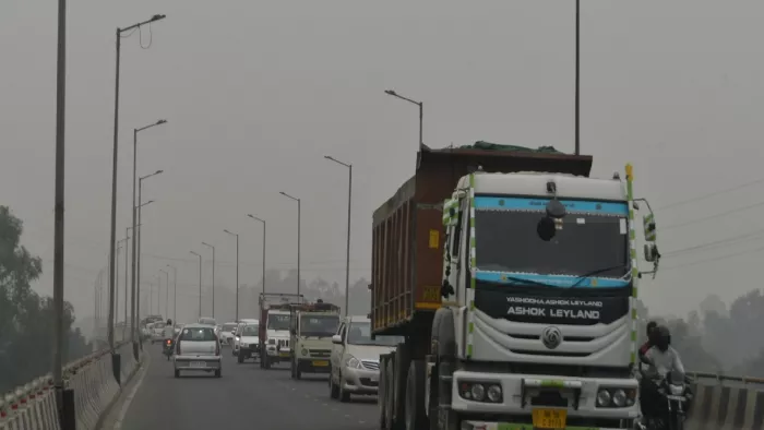 Punjab Weather Update: लुधियाना में सुबह के समय स्माॅग बढ़ गई है। (जागरण)
