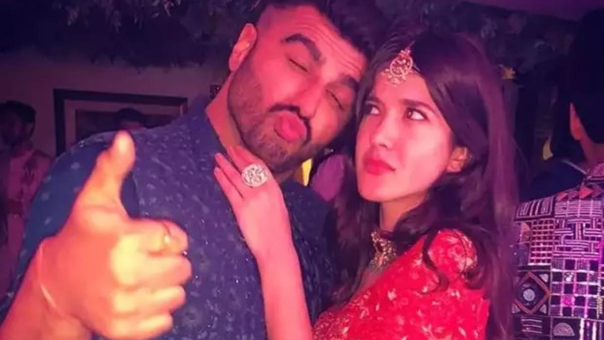 arjun kapoor shares sister shanaya childhood picture called her future of kapoor khandan see photos