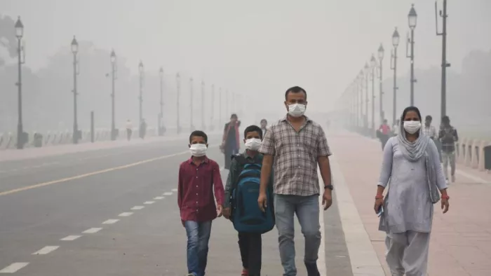 स्कूलों में दो दिन की छुट्टी, वाहनों की एंट्री पर रोक