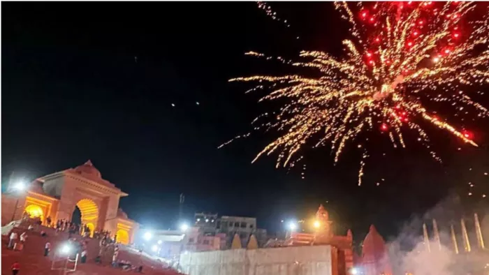 Agra News: शहर में नौ स्थानों पर लगेंगी 294 हरित आतिशबाजी की दुकानें