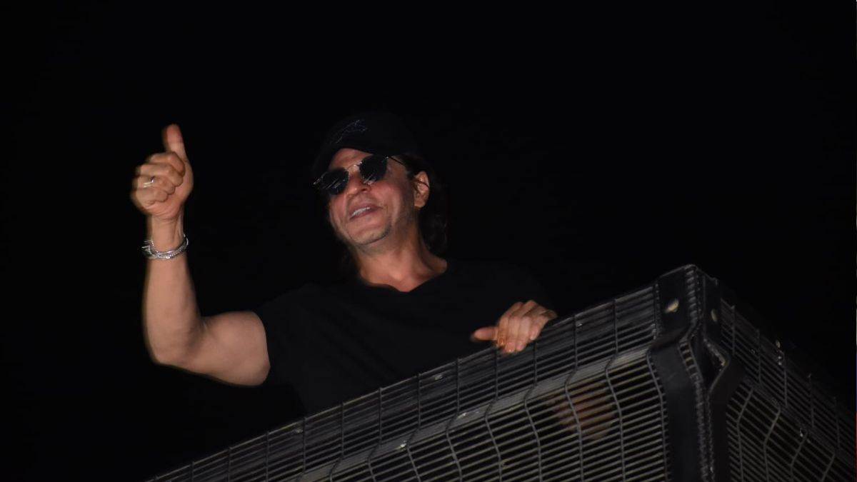 https://www.jagranimages.com/images/newimg/02112023/02_11_2023-shah_rukh_khan_birthday__23570957.jpg
