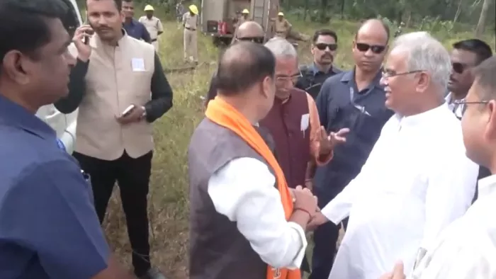 चुनाव प्रचार के दौरान अचानक हिमंत बिस्वा सरमा और मुख्यमंत्री भूपेश बघेल आमने-सामने आ गए।
