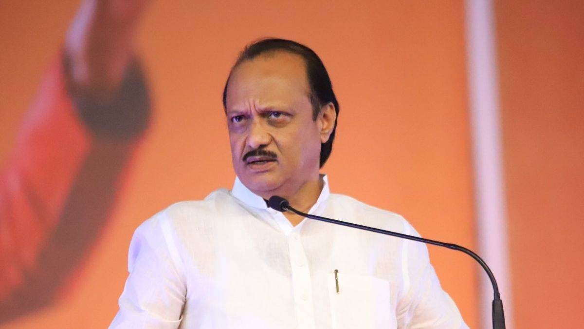 महायुति के पोस्टर-बैनर से डिप्टी सीएम अजित पवार की फोटो गायब, उठ रहे कई सवाल; क्या इसके पीछे कोई रणनीति? - Deputy CM Ajit Pawar photo missing from Mahayuti poster banner