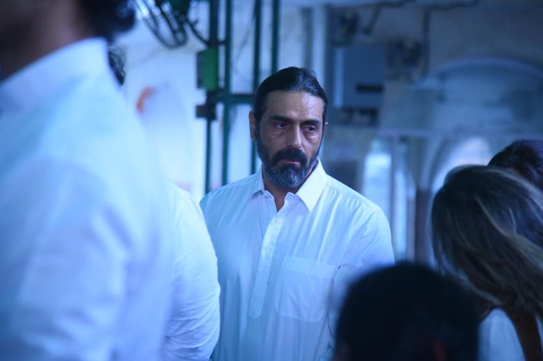 Rohit Bal के निधन से टूटे Arjun Rampal, गमगीन होकर गर्लफ्रेंड के साथ ...