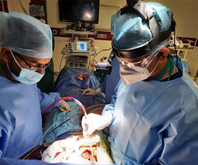 रिम्स में हुई दुर्लभ ओपन हार्ट सर्जरी, डॉक्‍टरों ने दिल के बाएं हिस्से में  जमे खून के थक्के को निकाला बाहर - RIMS Ranchi News: Rare Open Heart Surgery  in RIMS Doctors