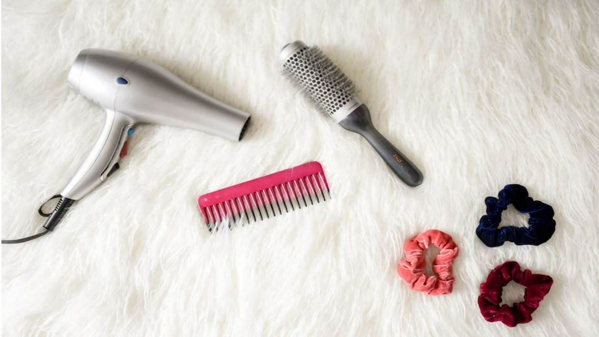 Best Hair Dryers: सर्दियों में गीले बालों को सुखाना हैं मुश्किल तो अभी ऑर्डर करें ये हेयर ड्रायर