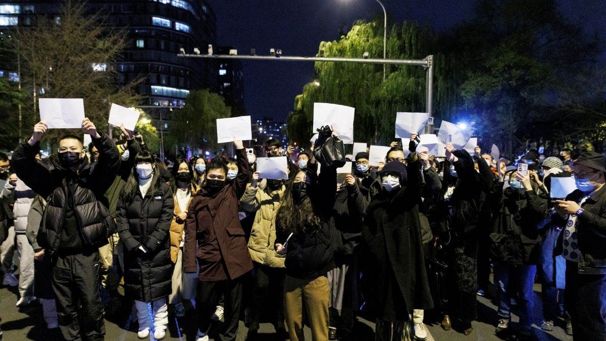 https://www.jagranimages.com/images/newimg/02122022/02_12_2022-corona_protest_23240491.jpg
