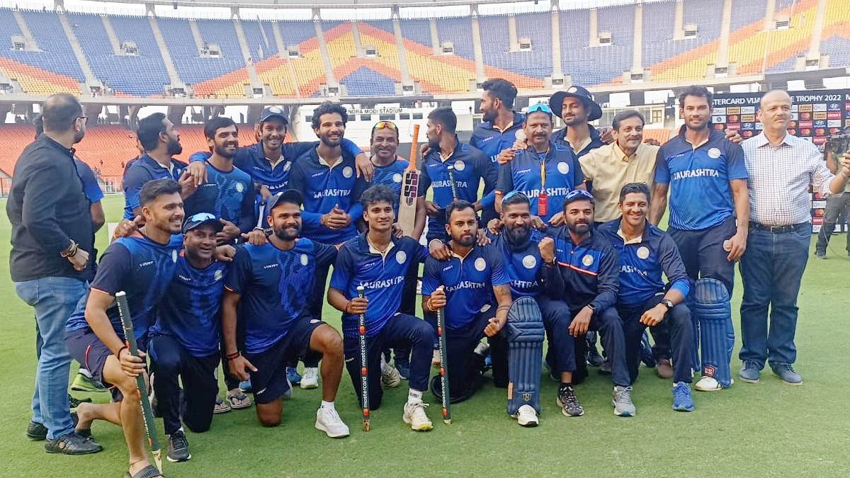 https://www.jagranimages.com/images/newimg/02122022/02_12_2022-saurashta_vs_maharashtra_23240860.jpg