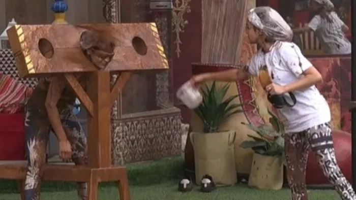 Still Image of Archana Gautam and Tina Datta from Mud Task