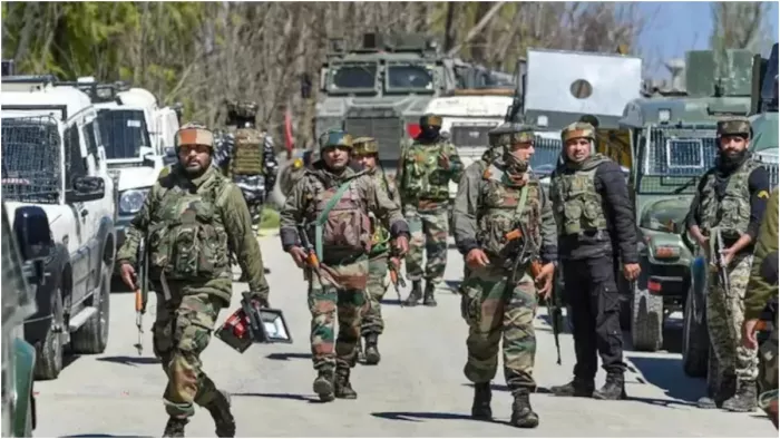 पुलिस व सेना ने की दक्षिण कश्मीर में सुरक्षा स्थिति की समीक्षा (फाइल फोटो)।