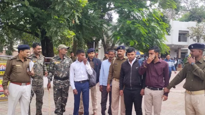 चपरासी के इंटरव्यू में मुहर ने बिगाड़ा खेल, बिहार के चार लोग हजारीबाग से गिरफ्तार