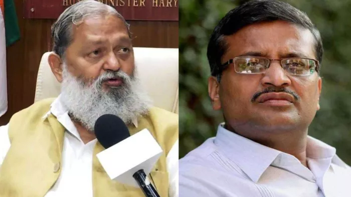 Haryana IAS Transfer: हरियाणा के परिवहन मंत्री अनिल विज और आईएएस अधिकारी अशोक खेमका।