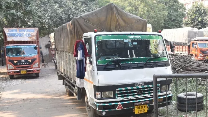 यूपी में पान मसाला फैक्ट्रियों पर सख्ती, हर फैक्ट्री के बाहर अस्थायी चौकी