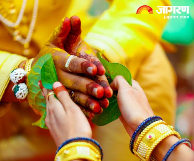 Haldi Ceremony: आखिर क्यों शादी से पहले दूल्हा-दुल्हन को लगाई जाती है ...