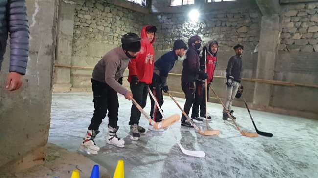 gift of indoor ice hockey rink to kargil players in new year