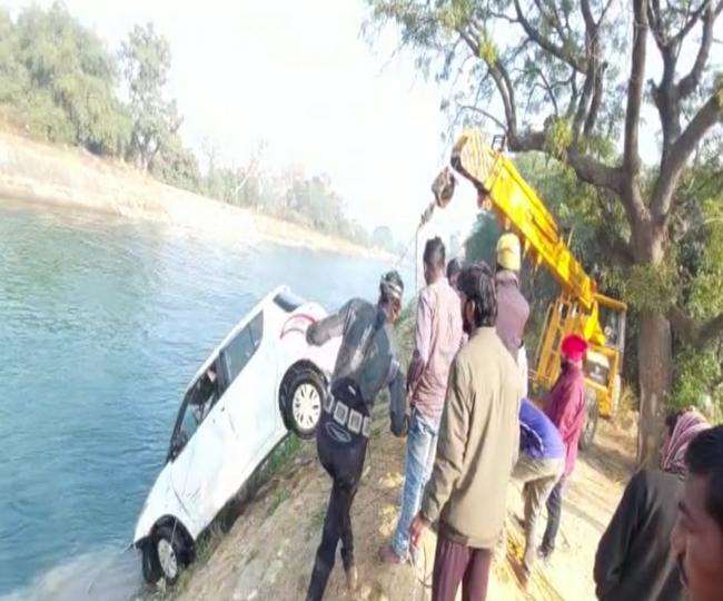 पटियाला के पसियाना नहर में एक तेज रफ्तार कार नहर में गिर गई।