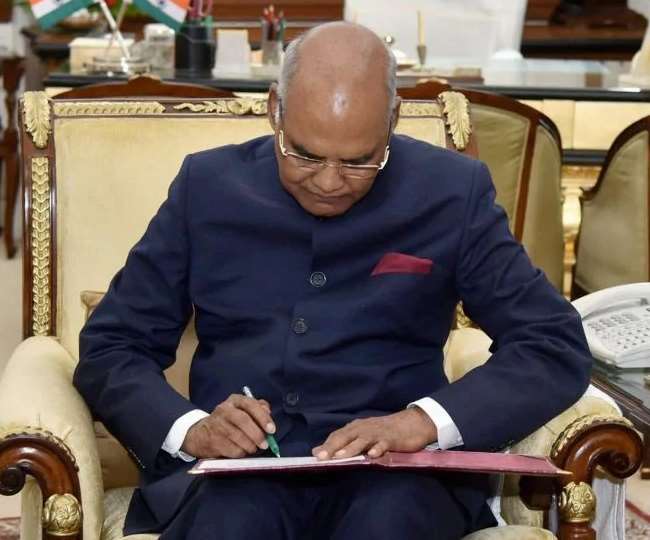 राष्ट्रपति रामनाथ कोविंद ने विभिन्न उच्च न्यायालयों में कुछ न्यायाधीशों और अतिरिक्त न्यायाधीशों की नियुक्त को मंजूरी दे दी है।