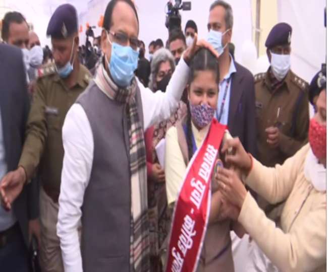 मध्य प्रदेश में कोरोना के 221 नए मामले, बच्चों के लिए वैक्सीनेशन की हुई शुरुआत। फोटो एएनआइ