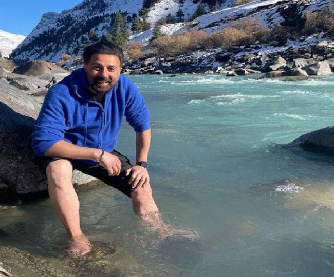 Sunny Deol shared glimpse of 'Icing on the Cake', watch funny video