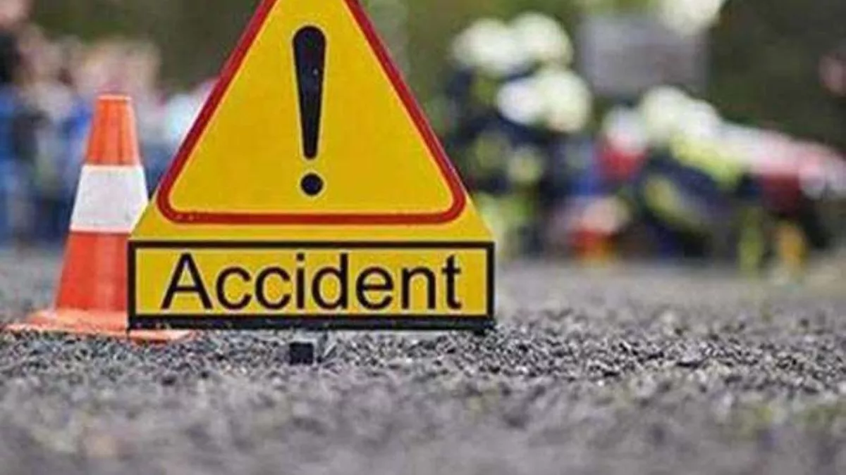 MP News: इंदौर इच्छापुर नेशनल हाईवे पर सड़क हादसा, पिकअप वैन अनियंत्रित होकर पुलिया से गिरी, तीन की मौत