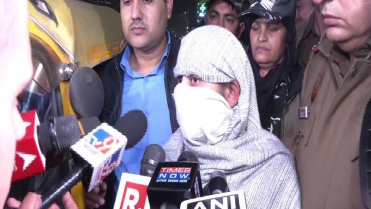 Delhi Kanjhawala Case नशे में थी मेरी सहेली, फिर भी जिद कर चलाई स्कूटी