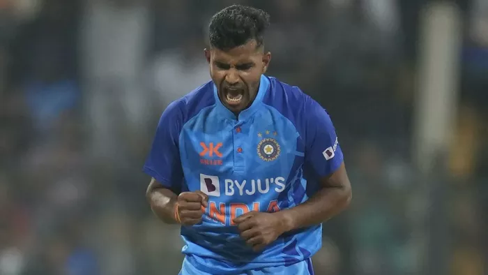 शिवम मावी ने अपने डेब्यू मैच में चार विकेट लिए