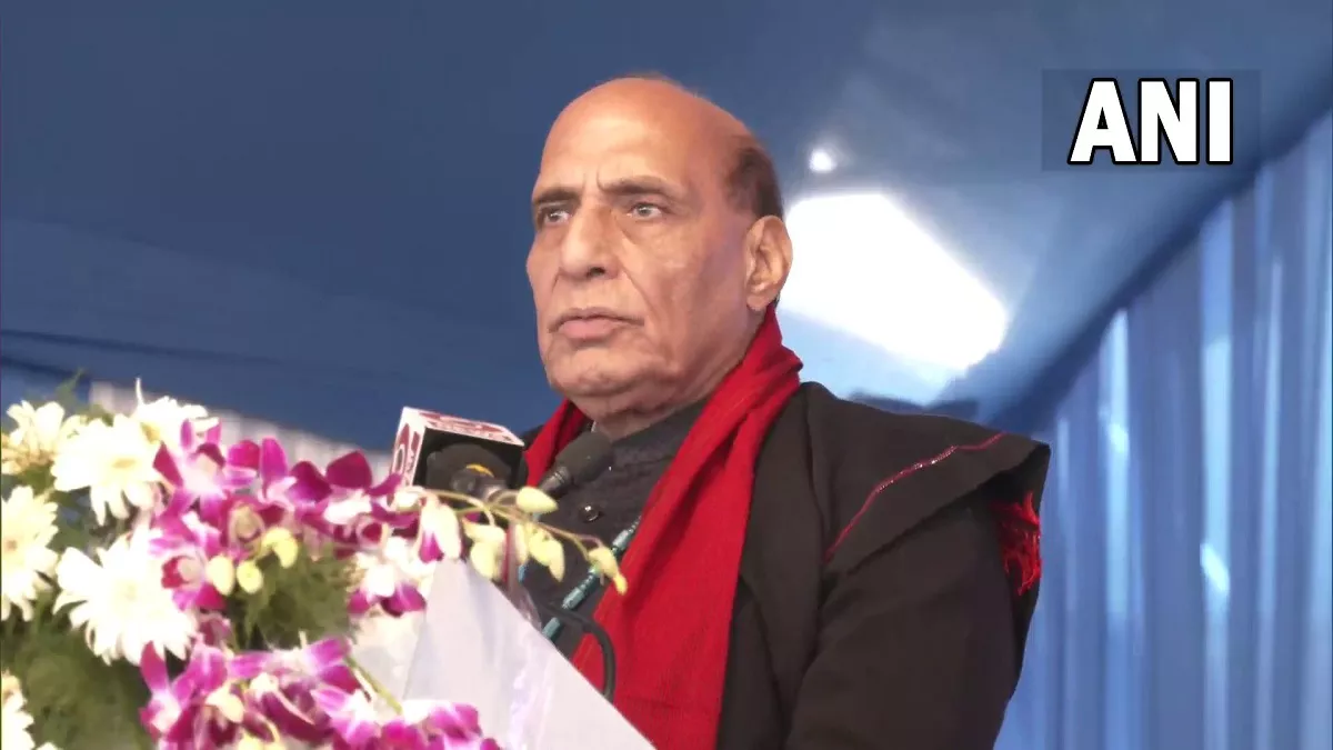 अरुणाचल प्रदेश पहुंचे राजनाथ सिंह का चीन को कड़ा संदेश,