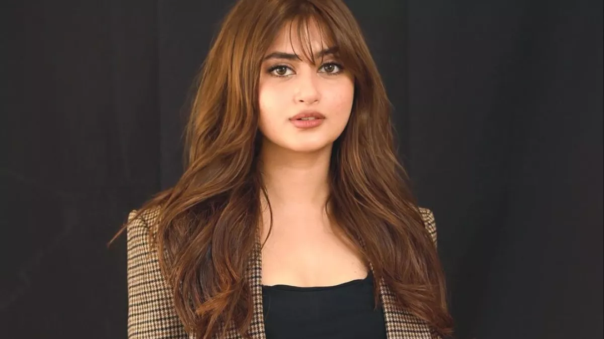 Pakistani actress Sajal Aly and Kubra Khan Hits Back at Ex Army Officers Adil Raza For Honey Trap Claims. PhotoCredit/Instagram