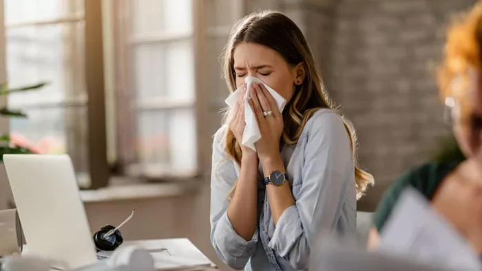 Home Remedies For Sneezing: बार-बार छींक आने की समस्या से ऐसे पाएं राहत