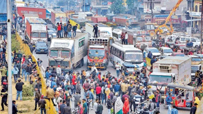 Hit And Run Law सड़क पर उतरे चालक