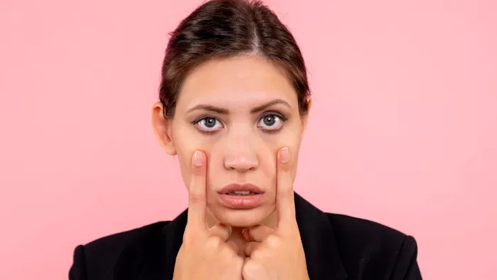 Eye Care: आंखों की सूजन और काले घेरे दूर करने के उपाय