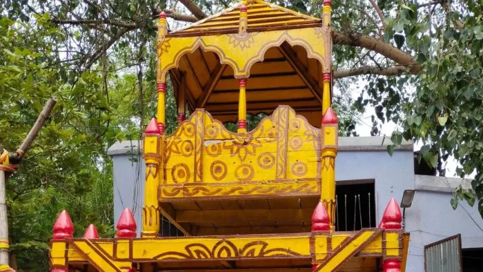 जगन्नाथ रथ यात्रा के लिए पेड़ों की कटाई शुरू, बड़राउल पीठ में की गई पूजा-अर्चना
