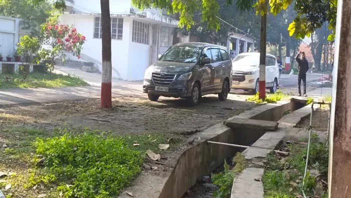 रांची में कई स्थानों पर ईडी की छापेमारी।
