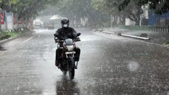 Delhi Weather Update: दिल्ली में फिर आएगी बारिश, बढ़ाएगी ठिठुरन। फाइल फोटो