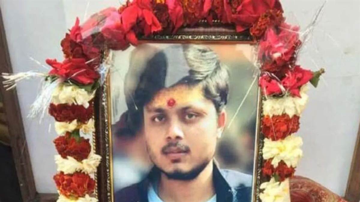 https://www.jagranimages.com/images/newimg/03012025/03_01_2025-chandan_23860465.jpg