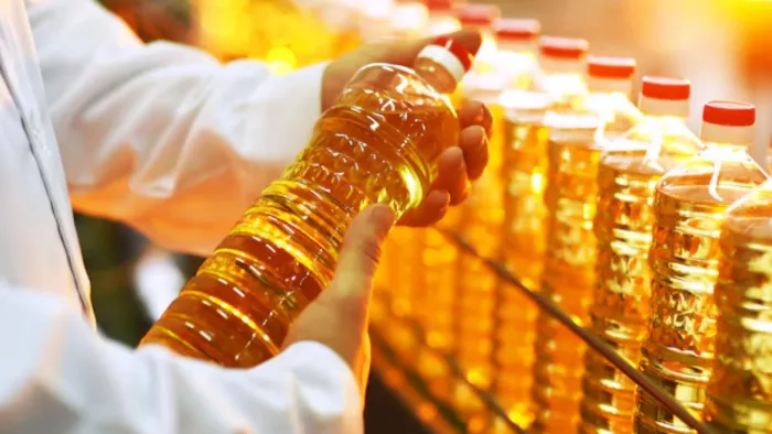 लगातार refined oil खाना सेहत को बिगाड़ सकता है। ( Pic Courtesy : Freepik)