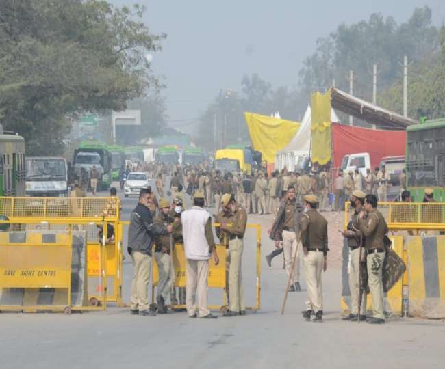 किसान तीनों कृषि बिल वापस लेने की मांग को लेकर प्रदर्शन कर रहे हैं।