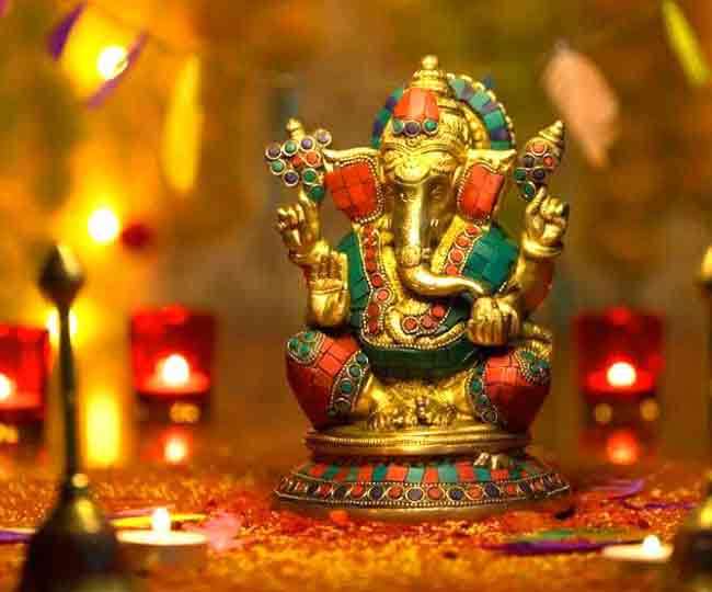Shri Ganesha Gayatri Mantra बुधवार के दिन पूजा करते समय करें गणेश