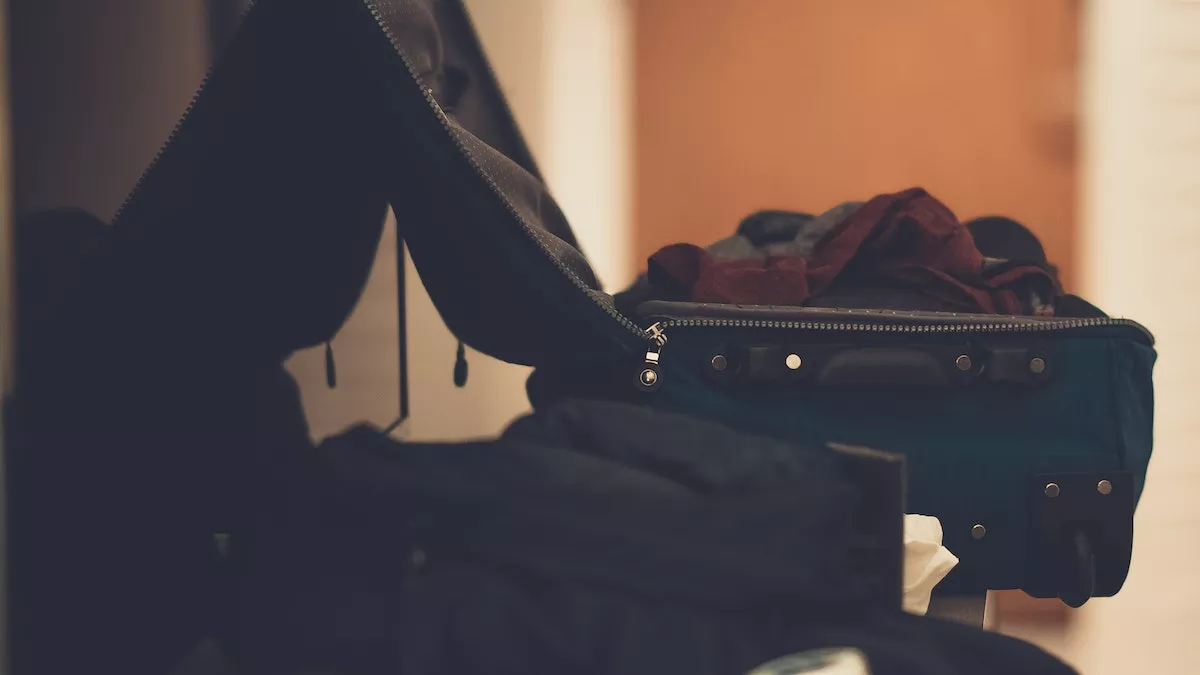 Suitcase Trolly Bags: बीवी को भेजना है मायके या करनी है ट्रिप, हर यात्रा के लिए ये सूटकेस रहेंगे फिट