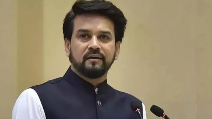 दिल्ली सीएम अरविंद केजरीवाल पर जमकर बरसे अनुराग ठाकुर (फाइल फोटो)।